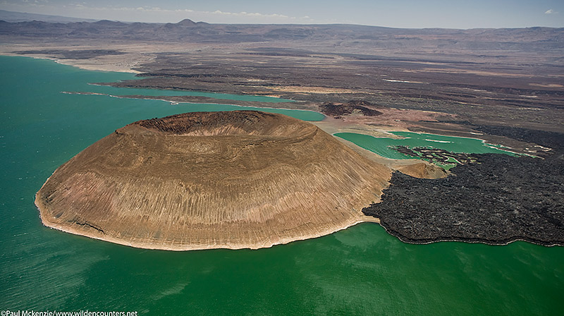 3. The caldera of Nabuyatom volcano, Lake Turkana, N